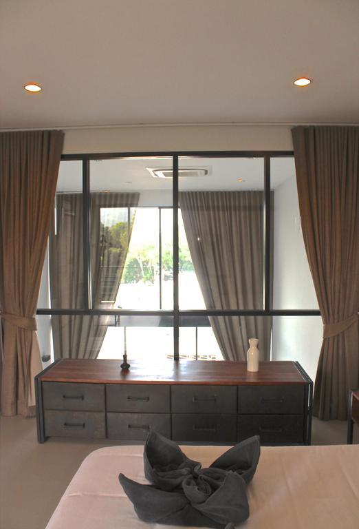 Little Paris Phuket Apartman Kültér fotó