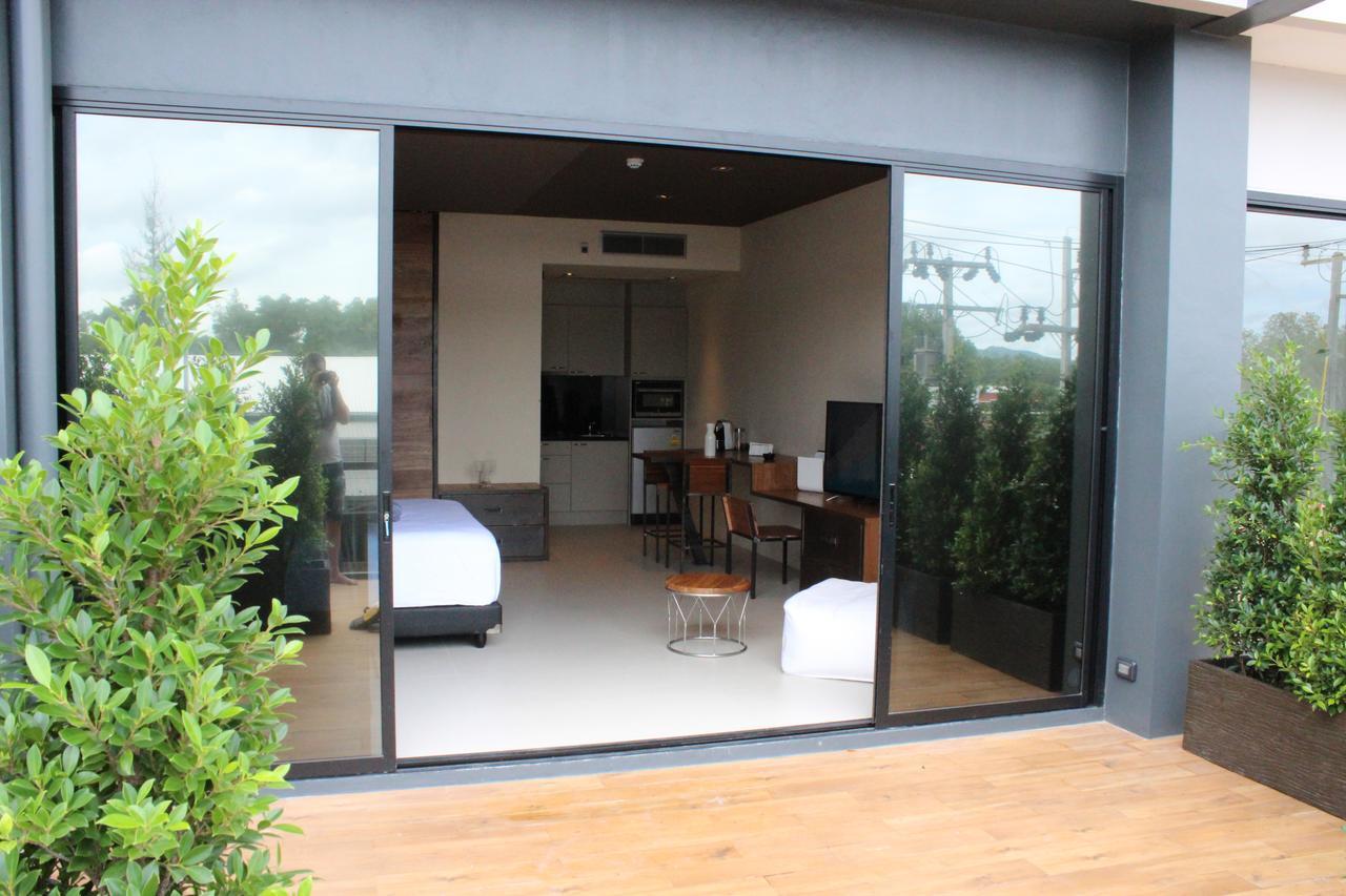 Little Paris Phuket Apartman Szoba fotó
