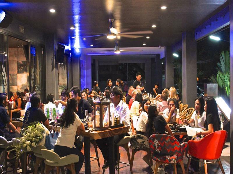 Little Paris Phuket Apartman Kültér fotó