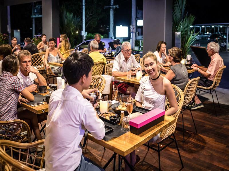 Little Paris Phuket Apartman Kültér fotó