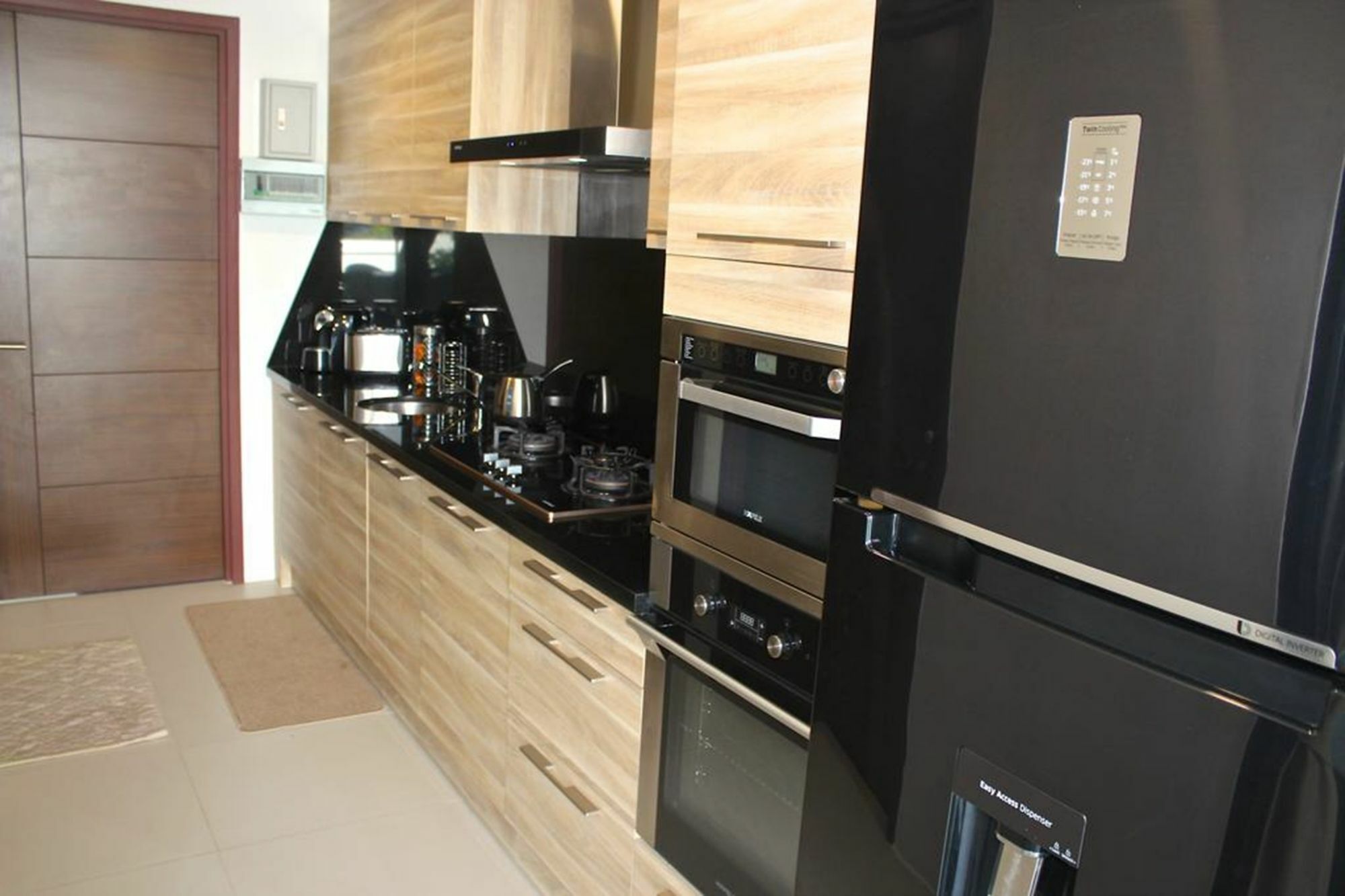 Little Paris Phuket Apartman Kültér fotó