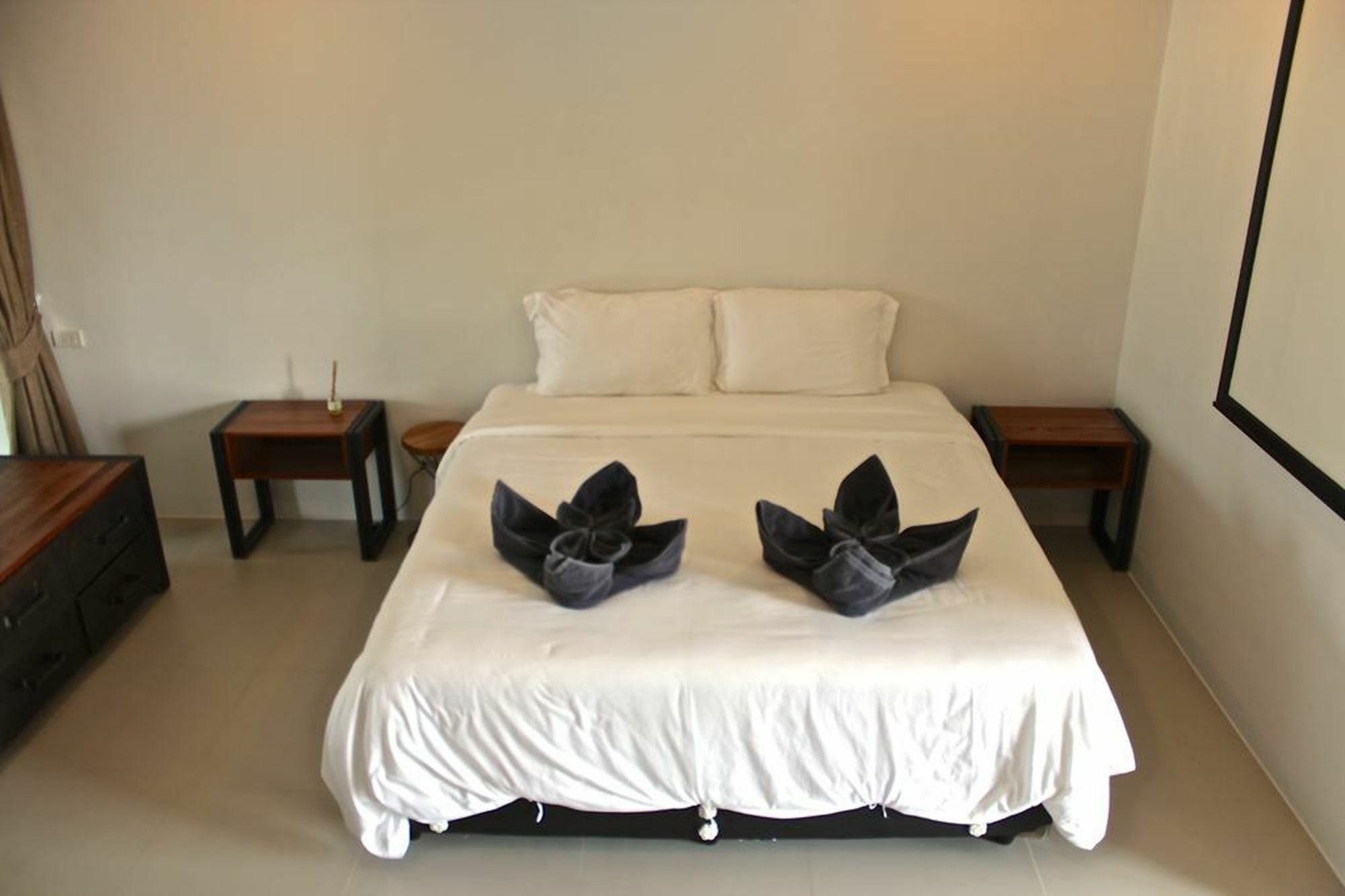 Little Paris Phuket Apartman Kültér fotó